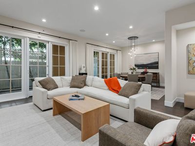 11500 San Vicente Blvd APT 216, Los Angeles, CA, 90049