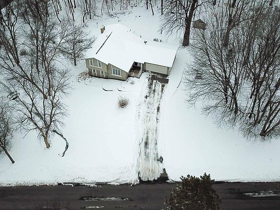 3rd image of 8125 Spring Valley Rd