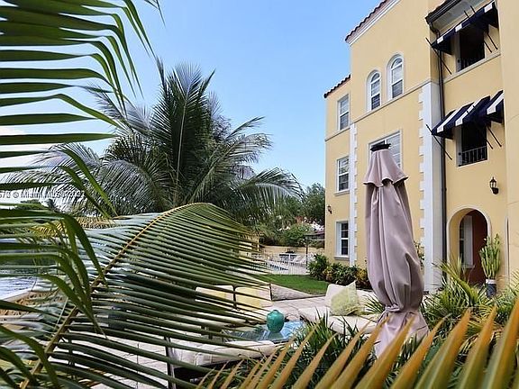 5th image of 4812 Pine Tree Dr APT 208