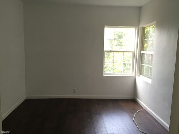 3rd image of 14137 1/2 Friar St