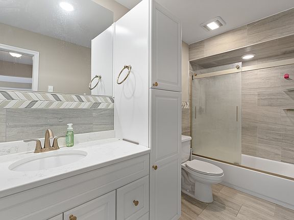 4th image of 466A Liberty St Unit 1-201