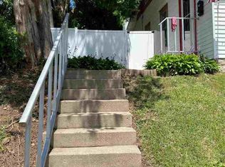 725 Lowell St, Dubuque, IA 52001