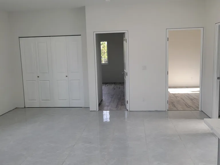 Palm Ave — Photo 7