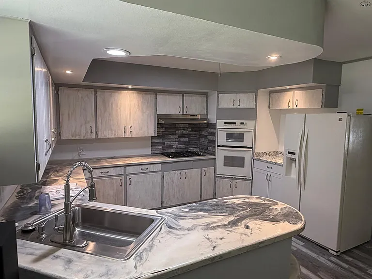 1547 Singleton Ave — Photo 5