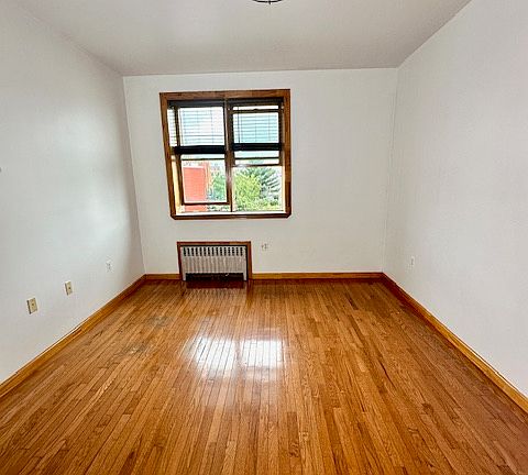 5th image of 280 Driggs Ave #4