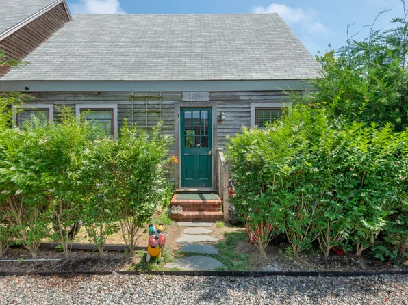 21A Pine St #2, Nantucket, MA 02554