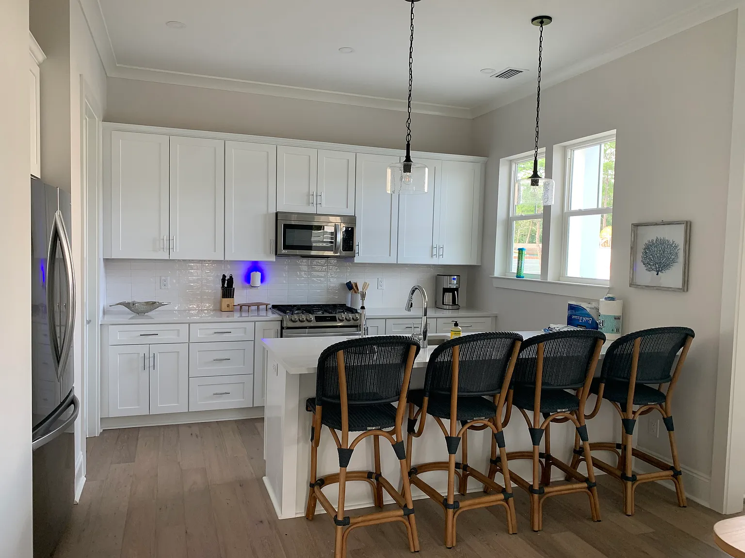 4 bed, 2068 sqft, $3,975 — Photo 4