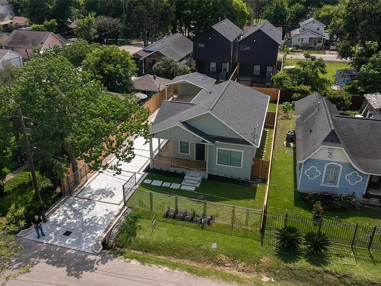 4305 Rogers St — Photo 44
