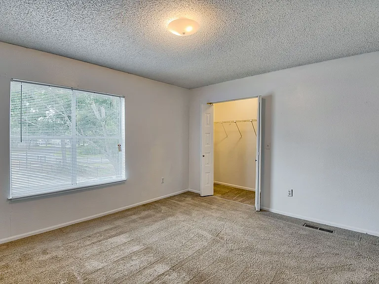 Pinewood Pointe — Photo 10