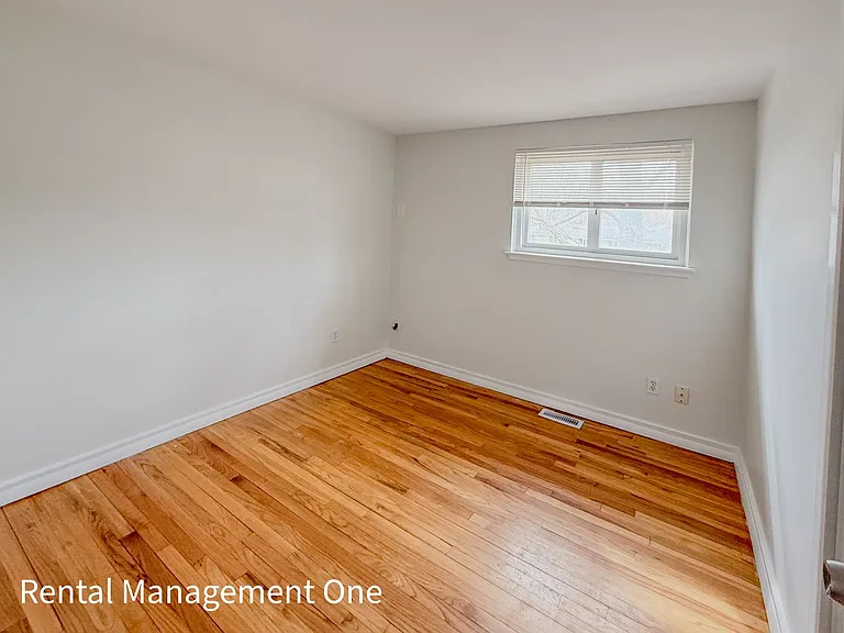 5604 Haymeadow Dr — Photo 22