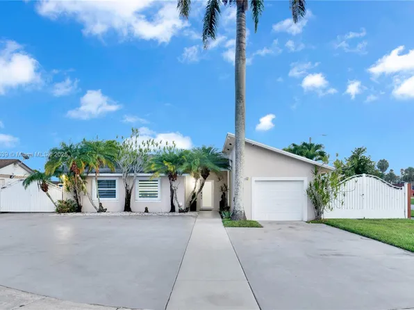 10460 SW 165th Ter, Miami, FL 33157