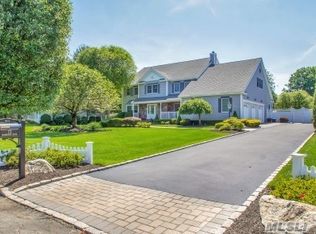 72 Elderwood Dr, Saint James, NY 11780