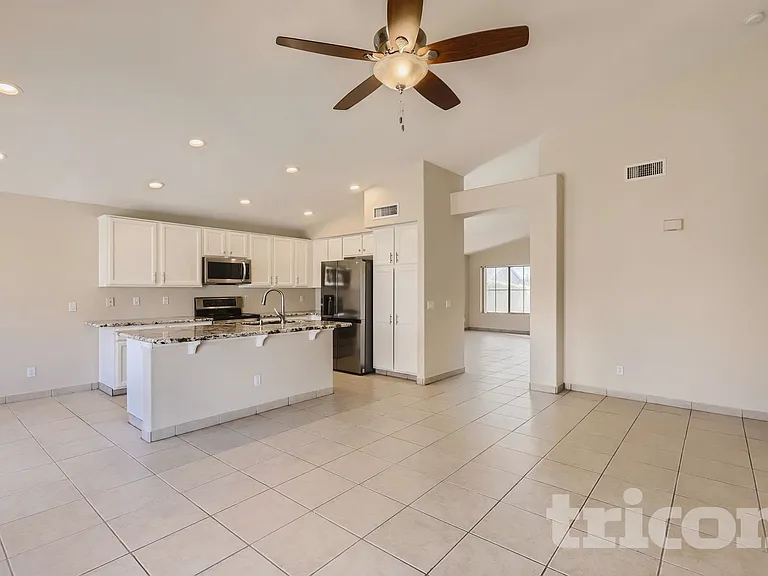 15028 W Elko Dr — Photo 8