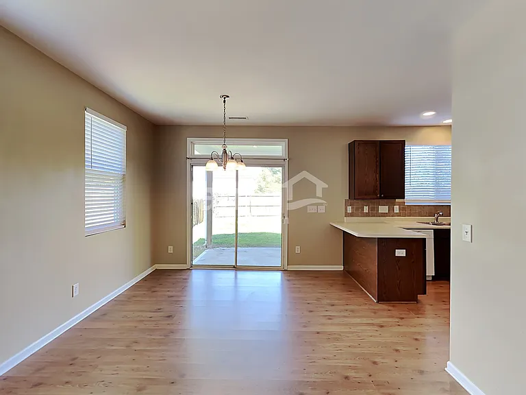 148 Bellfare Dr — Photo 5