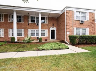 910 W Saint James St UNIT 2E, Arlington Heights, IL 60005