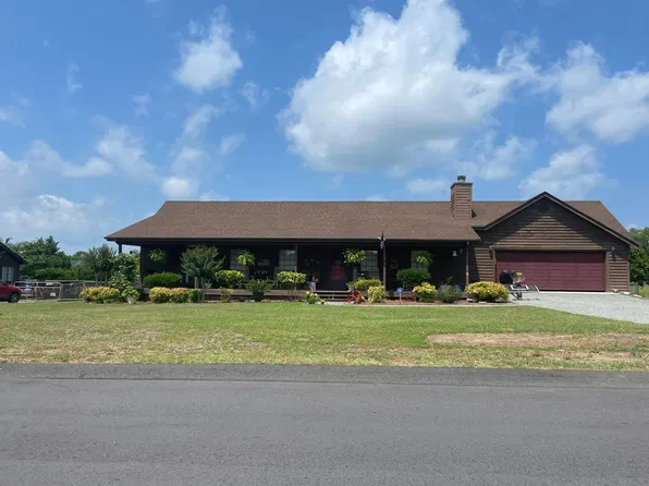 446 Sierra Trl, Spring Lake, NC 28390