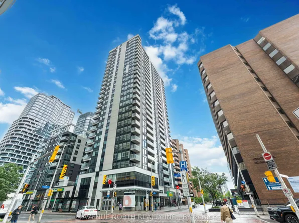 340 Queen St #2405, Ottawa, ON K1R 0G1