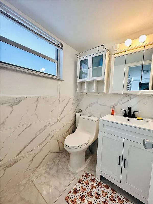 1 bed, 2.0 bath, 734 sqft, $2,900 — Photo 3