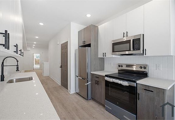 3rd image of 669 N 39th St #2