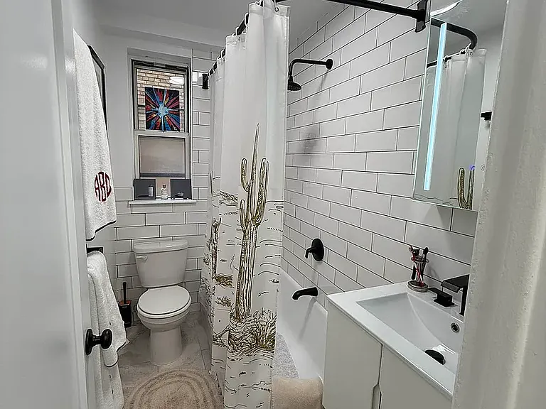 31 E 12th St #5A — Photo 12