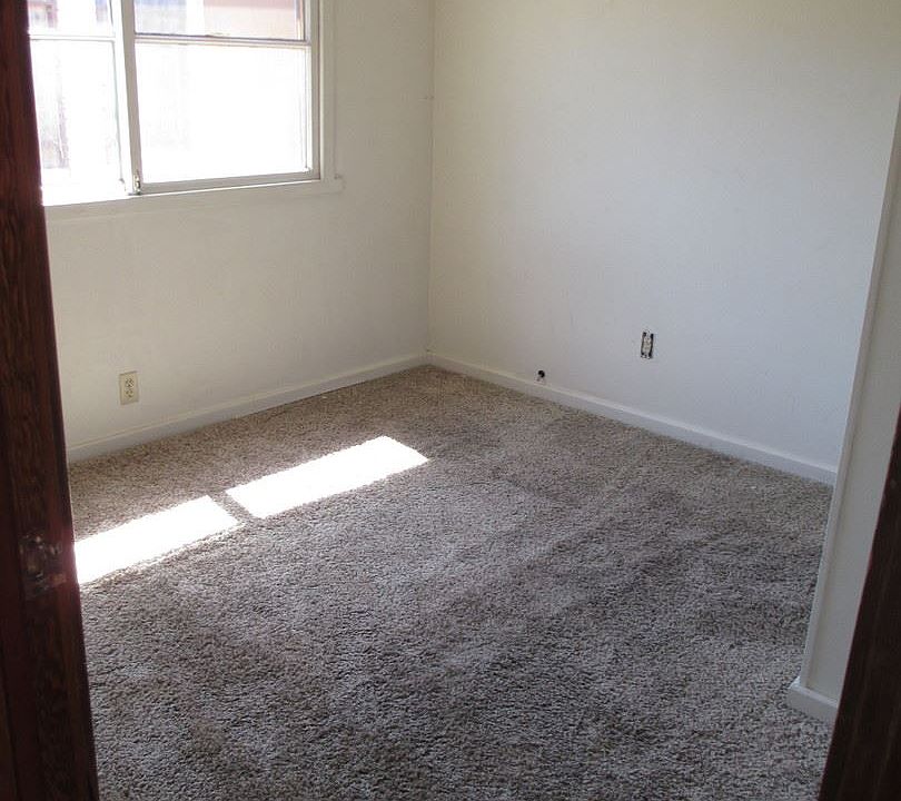 2nd image of 484 E Battles Rd #B