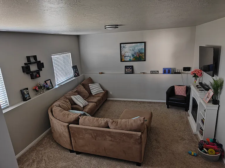 87 N 1525 W — Photo 10