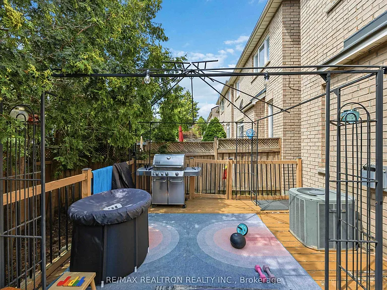 23 Amberty St — Photo 32