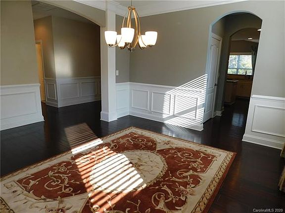 5th image of 160 Kentmere Ln