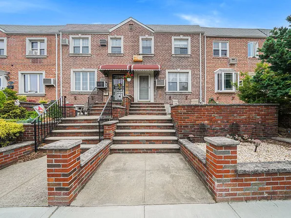 6331 76th St, Middle Village, NY 11379