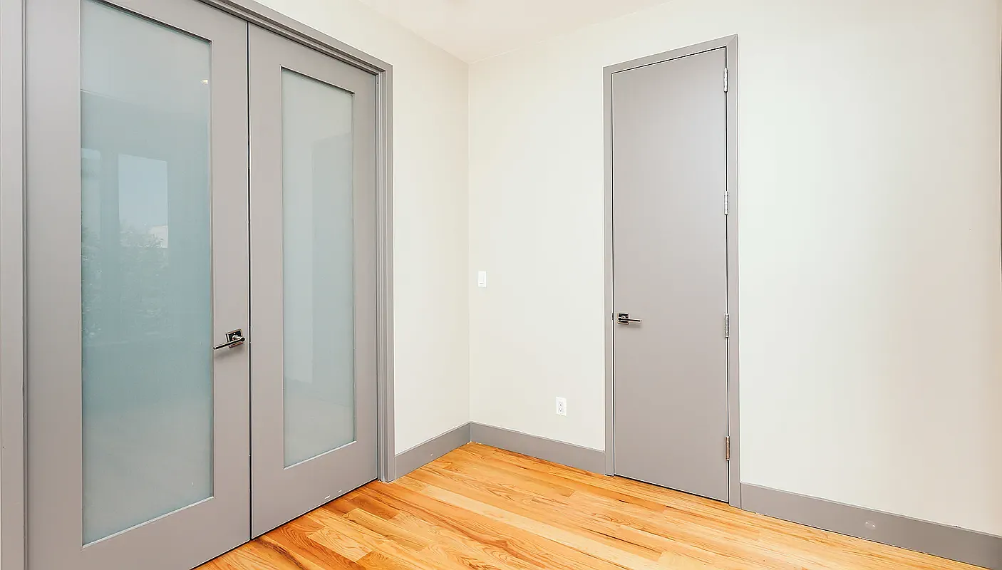 337 Melrose Street — Photo 4