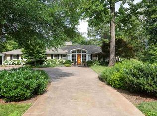 8 Canterbury Rd, Charlottesville, VA 22903