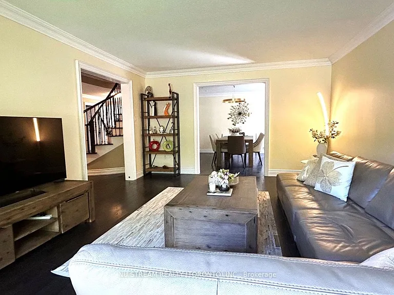 31 Ashfield Dr — Photo 16