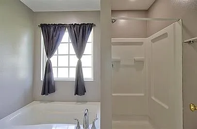 403 E Banks St — Photo 15