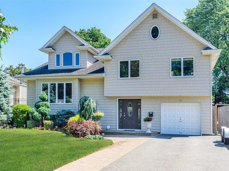 1st image of 12 Dartmouth Dr