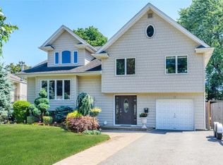 12 Dartmouth Dr, Plainview, NY 11803