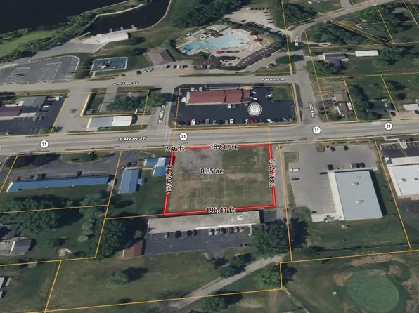 1110 E Main St, Omro, WI 54963