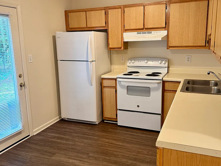 102 Larkyn Dr #102 — Photo 5