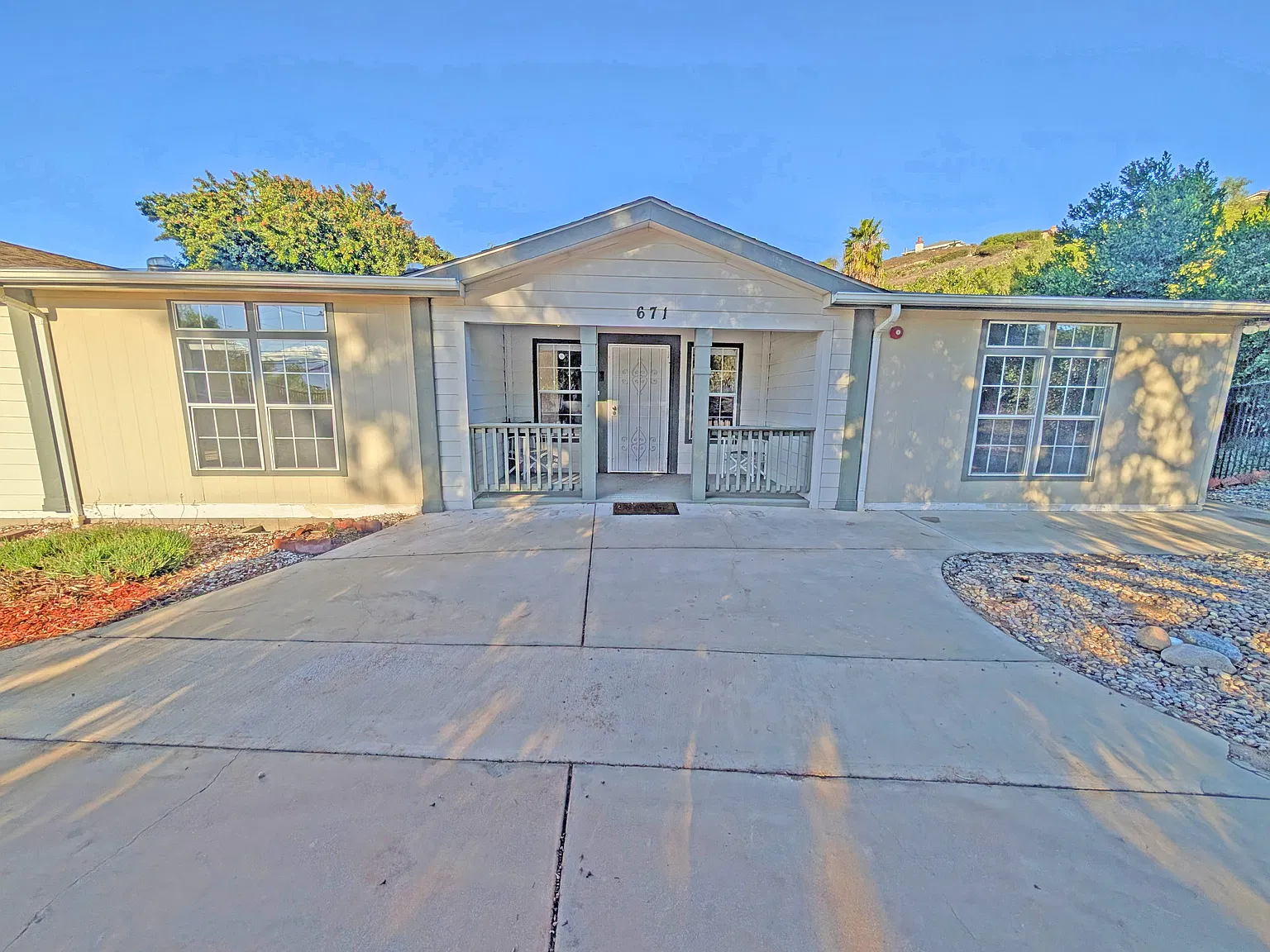 5 bed, 2960 sqft, $4,795 — Photo 3