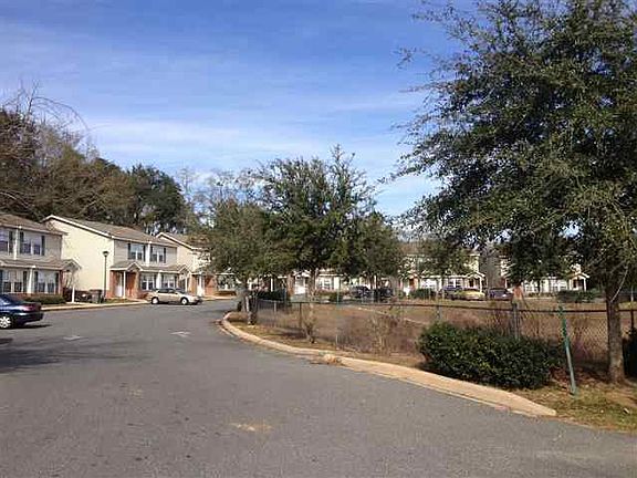 3rd image of 4250 Augustus Oak Ct
