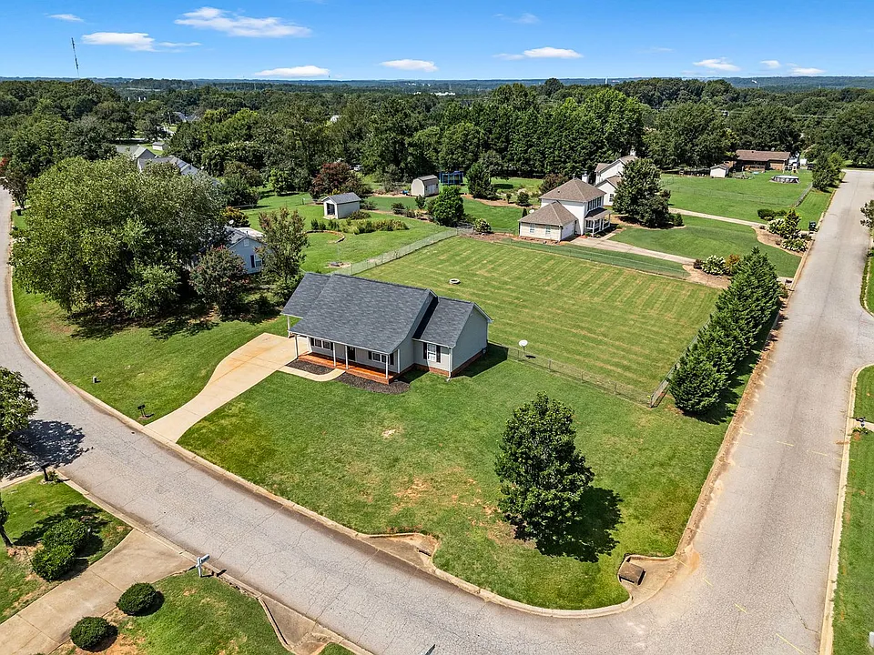 402 McFall Ct