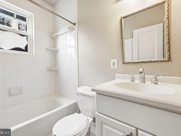 526 N Ivy St — Photo 33