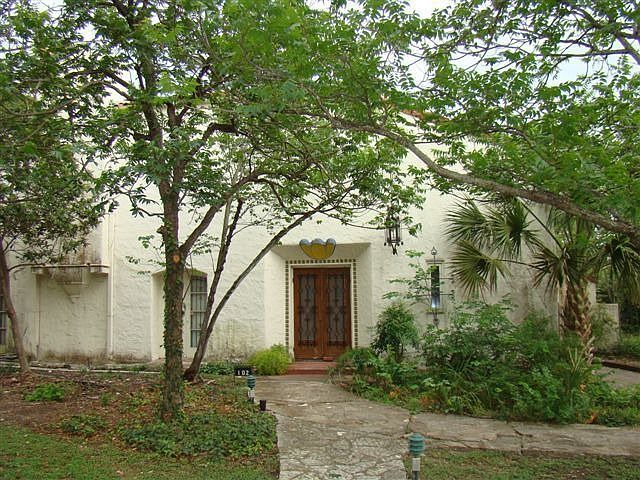 1st image of 102 Primrose Pl