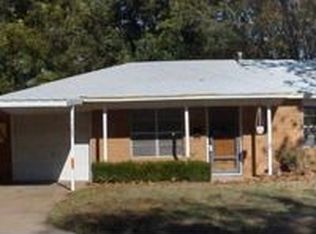 1105 Clover Dr, Burkburnett, TX 76354