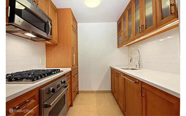 Rented by Douglas Elliman | media 7