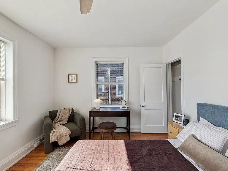 10 Montgomery — Photo 63