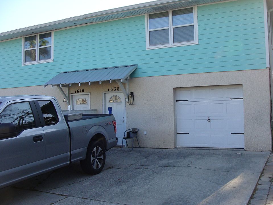 Front of Apartment townhome