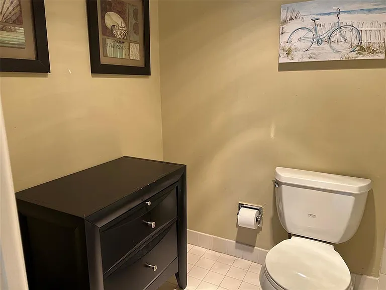 445 SE 21st Ave #201 — Photo 23