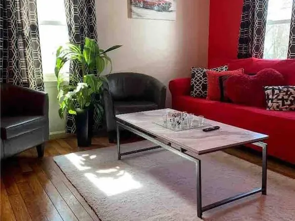 (undisclosed Address), Wayne, MI 48184