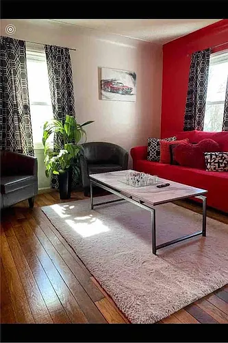 Niagara St Photo 1