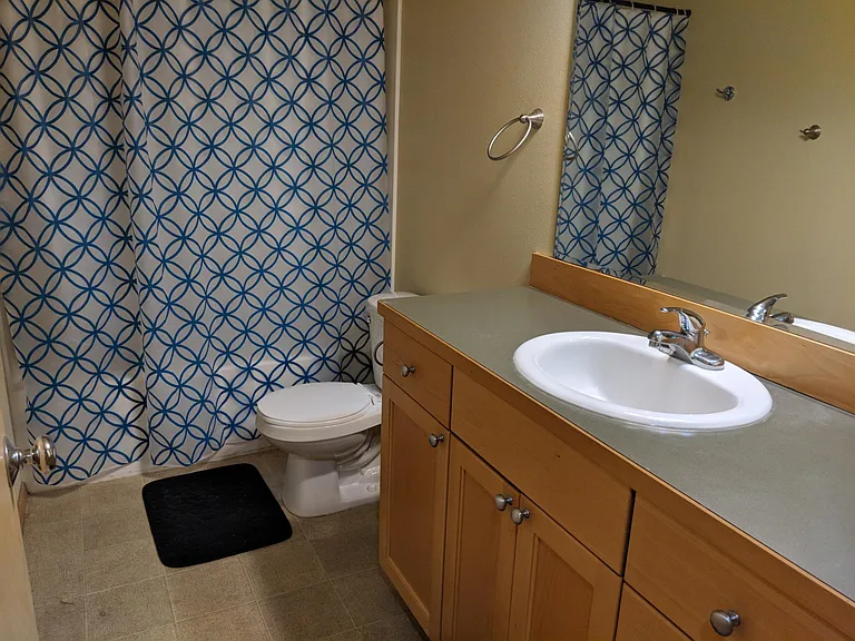 1055 1/2 E Isaacs Ave #A-B — Photo 9